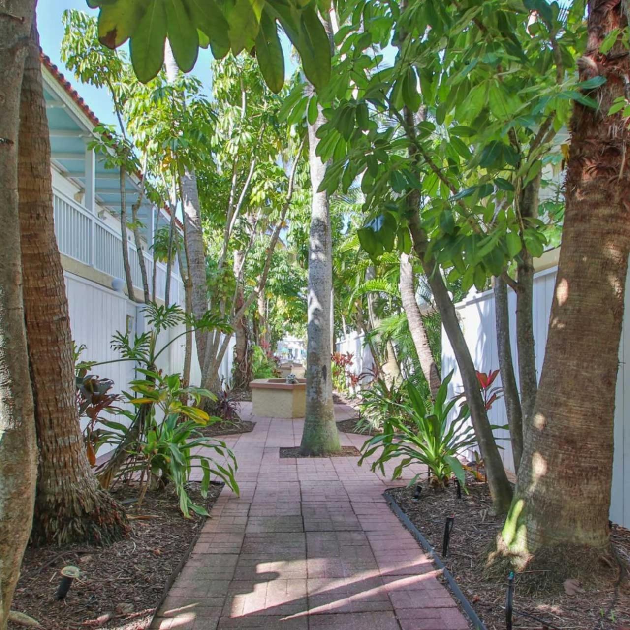 Tortuga Inn Beach Resort Unit #229 Bradenton Beach Bagian luar foto